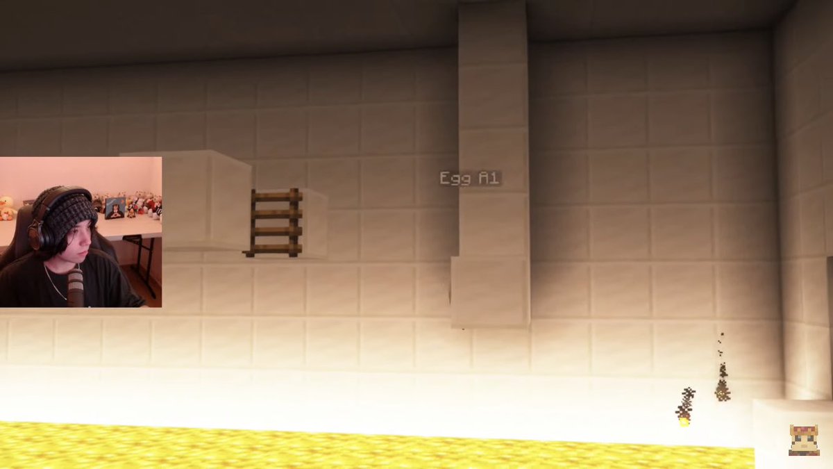 Deus tá vendo vocês fazendo bullying com o ovo por ter “errado” o parkour quando na verdade o bloco que tava ali era falso.