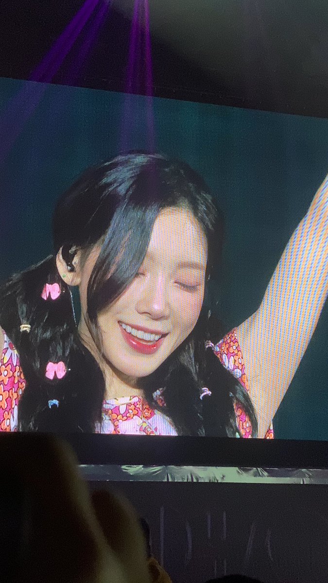 summewon's tweet photo. TAENG 🩷😭

#TAEYEON_TheODDOfLOVE_in_SINGAPORE #TAEYEONCONCERT_TheODDOfLOVE 
#TAEYEONinSG https://t.co/JTAqrMud4T