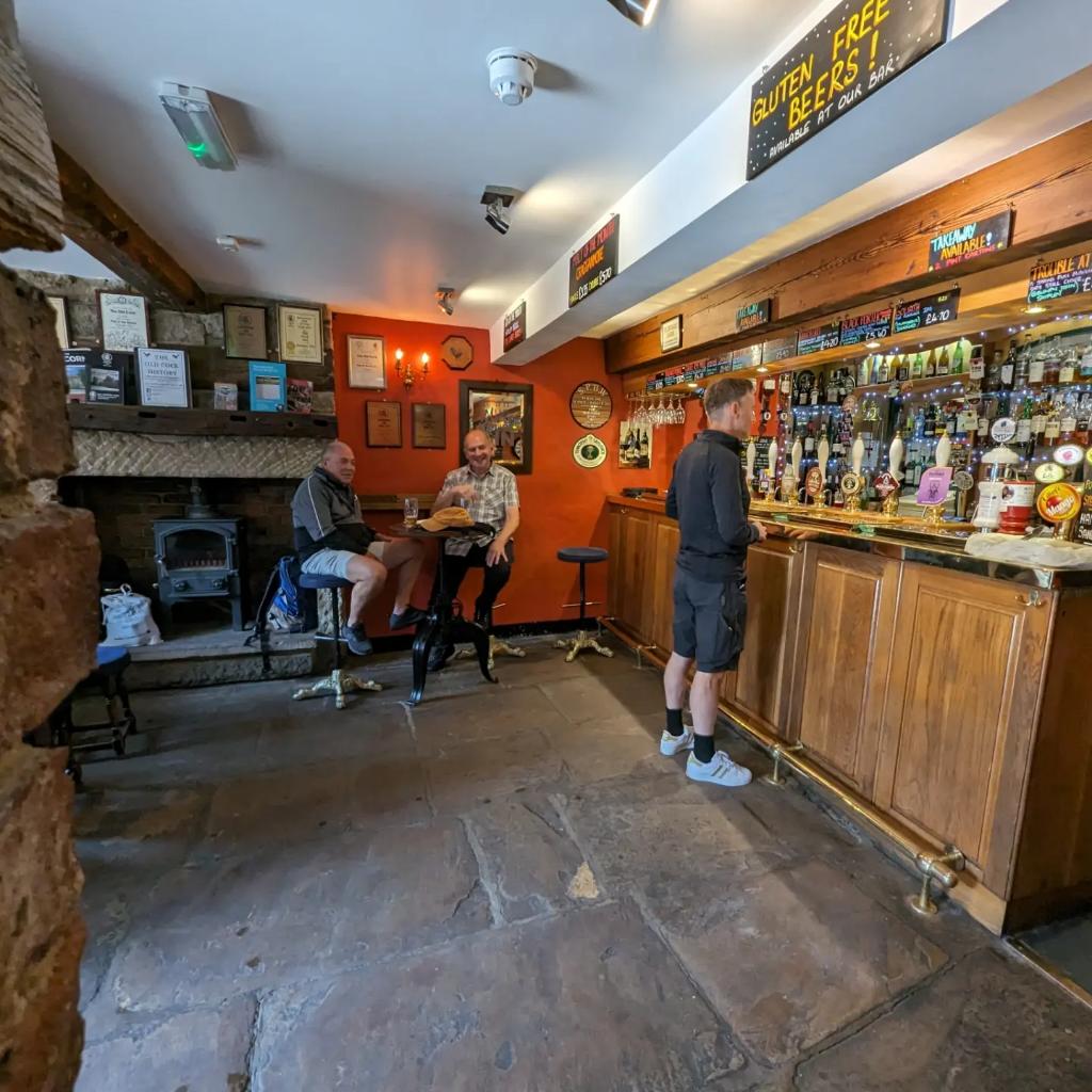 RoamingRidings's tweet photo. First stop in Otley today was the Old Cock! Lovely old pub with a fantastic range of beers on.
#otleypubs #pubguide #otley #pubs #publichouses https://t.co/hGRbMprwwt
