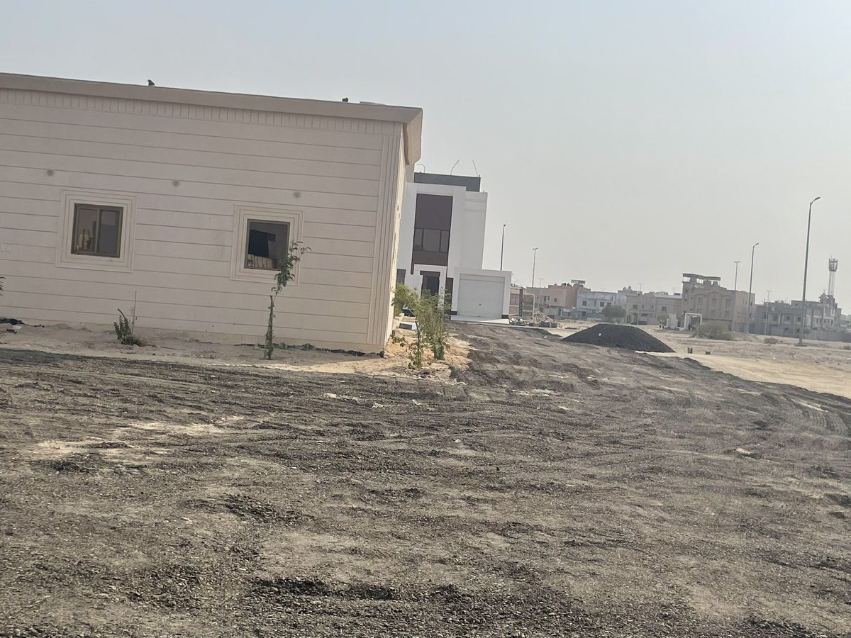 KMAlhajraf's tweet photo. نتقدم بالشكر الجزيل وعظيم الثناء لسعادة رئيس بلدية الجفر م/عبدالله العتيبي ولنائبه م/سعيد القحطاني لتغطية مواقف مسجد عائشة المزيعل بالجشة حي البريد بالمكشوط بشكل مؤقت وهذا غير مستغرب عليهم خدمة المجتمع ودعم التنمية وحرصهم الدؤوب على كل ما يخدم المنطقة بالخدمات https://t.co/hYoh3HV3vU