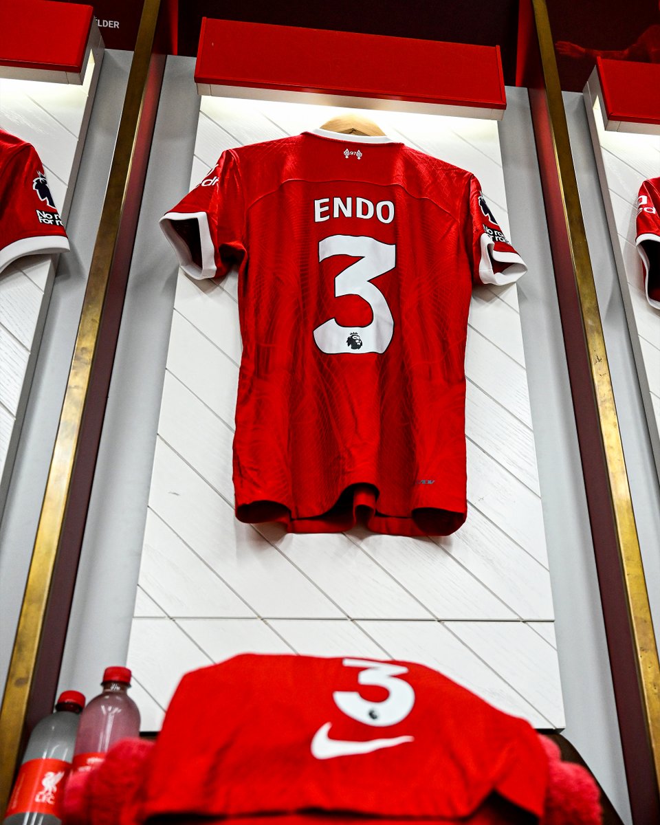 LFC's tweet photo. First time in the matchday squad for @wataru0209 📸🇯����

#LIVBOU https://t.co/Z4fHcVwcih