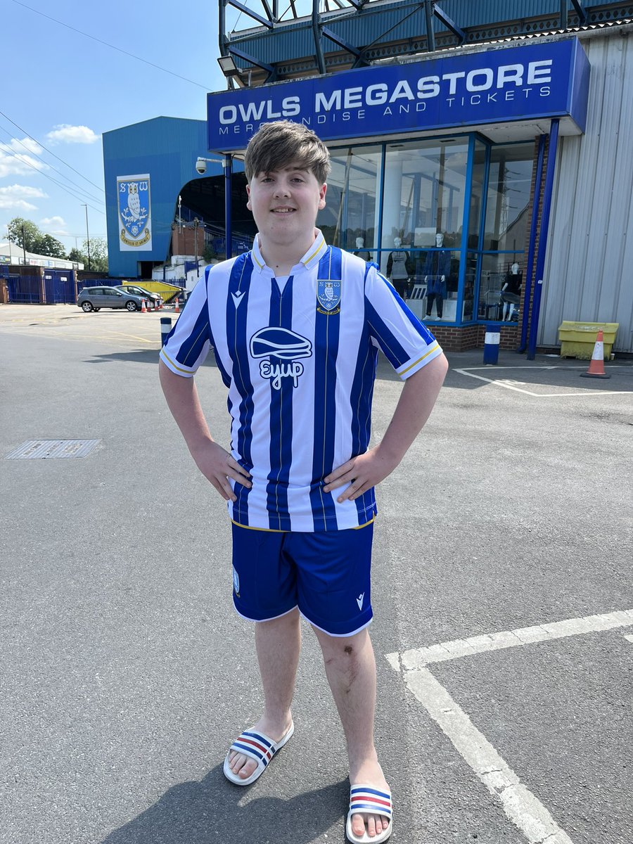 LisaGoldenburgh's tweet photo. Happy 17th Birthday Josh! Love from all your family &amp; friends 🦉💙⚽️ #WAWAW #UTO #SHWPNE https://t.co/tuvTbNWxce