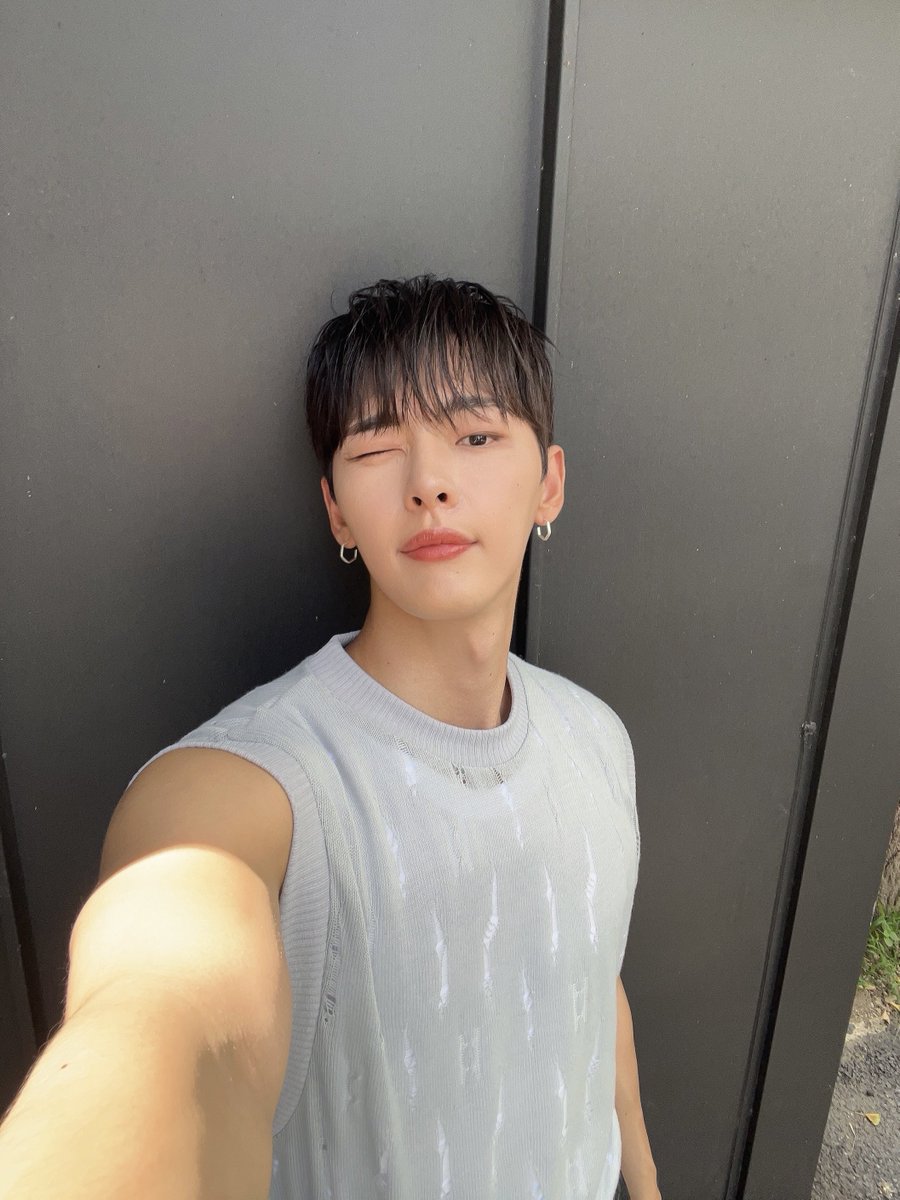 KBFlLES's tweet image. #OnlyOneOf #온리원오브 
#kb #kyubin #규빈