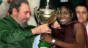 En el mundo que estamos construyendo, es necesario que desaparezca todo vestigio de discriminación en la mujer".#MujeresEnRevolución #CubaPorLaVida #CubaCoopera <a href="/cubacooperaven/">Brigada Médica Cubana en Venezuela</a> <a href="/MINSAPCuba/">Ministerio de Salud Pública de Cuba</a> <a href="/japortalmiranda/">José Angel Portal Miranda</a> @cubc