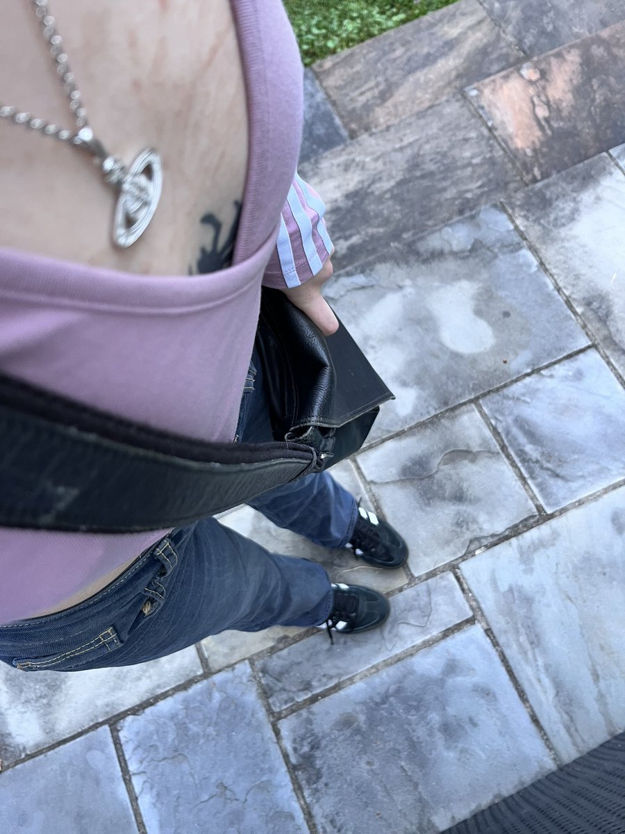 fraise_cals's tweet photo. i’ve gained A LOT of weight, im literally fatter than my sw, but i can finally feel the ana coming back 
idk what was my wake up call, but i’m finally regaining control of myself 
i’m resuming starving myself, wish me luck everyone <3 https://t.co/KOb6KOnkYd