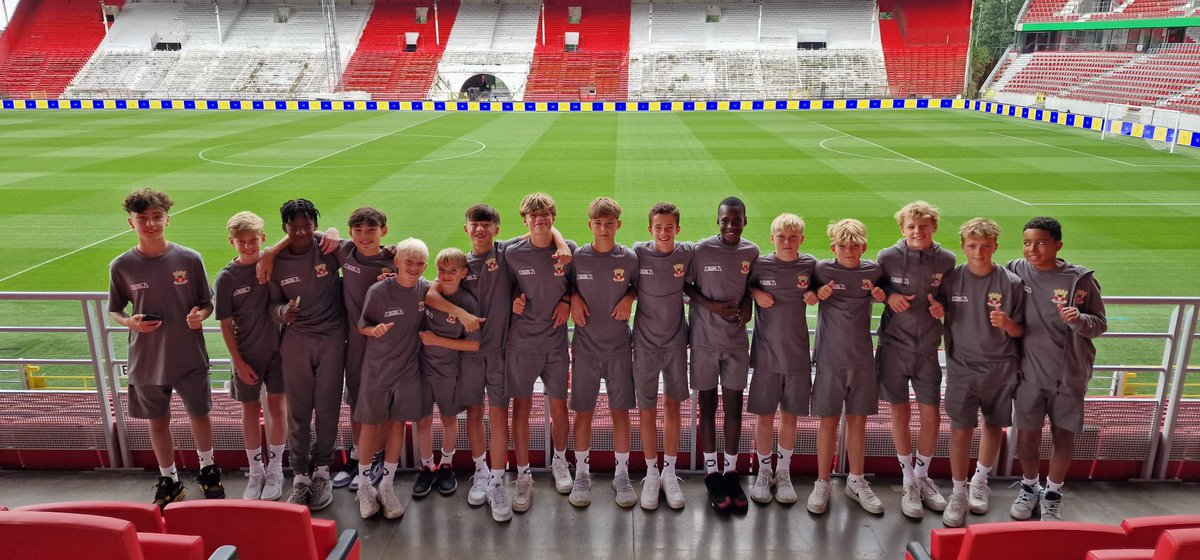 HugoKoop's tweet photo. FC Royal Antwerp ⚽️🔥 https://t.co/QswVrW4OeE