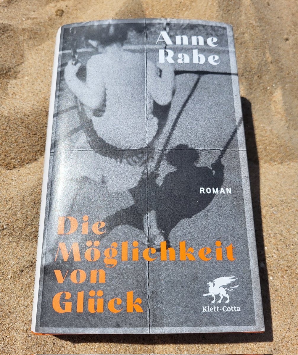 Eine späte, aber große Leseempfehlung für @AnneRabe2|s "Die Möglichkeit von Glück". Ein wichtiger Roman, berührend und bedrückend. Mehr auch in der wunderbaren Rezension: 
m.faz.net/aktuell/feuill…