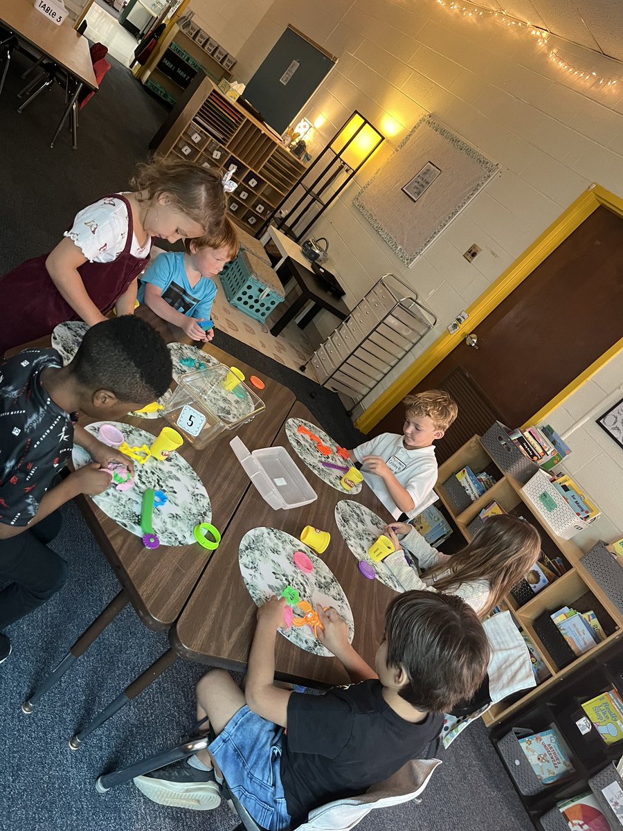 BenjiKinderz's tweet photo. I had so much fun getting to meet my kindergarten cubs over our phase in days! I can’t wait to have them all together next week! @Creeksidetweet https://t.co/4gDSaveroH
