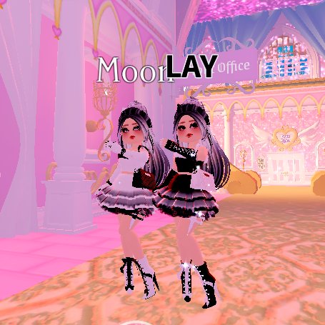 Royale Moon tweet media