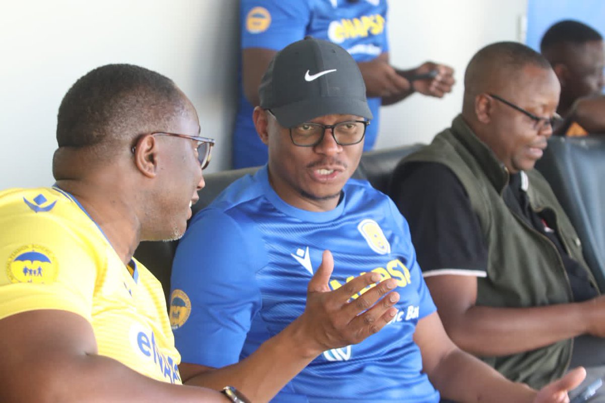 napsastars_fc's tweet photo. Despite the game not going our way on the field, we are grateful to have had the support of our amazing sponsors at Woodlands Stadium today. 

NAPSA DG Muyangwa Muyangwa &amp; Stanbic Bank Zambia  CEO Mwindwa Siakalima watched of first match of the season today. 

We are grateful 👏 https://t.co/fNOP56tdyB