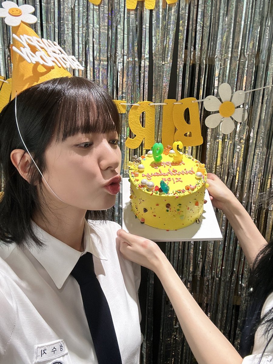 mypresentbbo's tweet photo. 둘셋 지여나 사랑해
둘셋 지여나 너뿐이야 https://t.co/M5tdkuY8qc