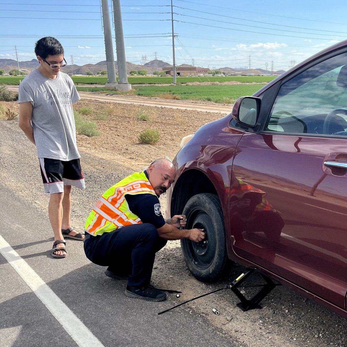 goodyearfire's tweet photo. As a member of our Community Response team, Firefighter Hofer is normally providing on-scene crisis response and follow up care to individuals needing on-going support and referrals. Here, he is going above and beyond, helping change the tire of a stranded motorist.
#standardday https://t.co/0qOCZm5QHz