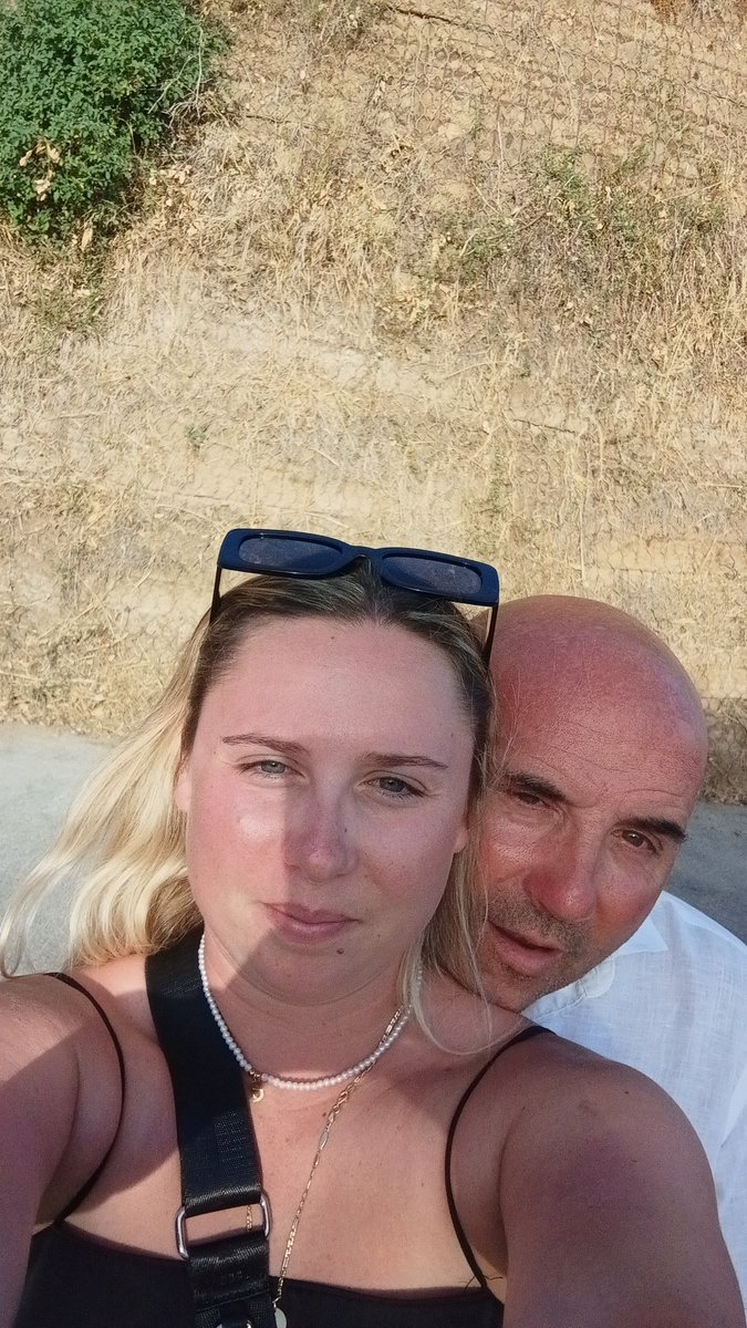 soldi_davide's tweet photo. Ciao Susy buon viaggio e un buon ritorno a Pensacola https://t.co/ubrnRKJXj4