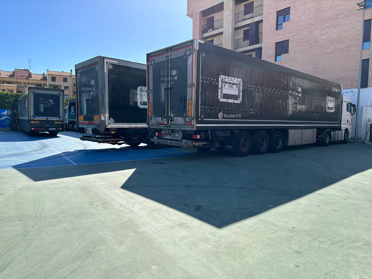 AytoPenaranda's tweet photo. …Ahora sí que sí 🔜

@Orq_Panorama ya está en #Peñaranda 💜

Te esperamos esta noche a partir de las 23:30 en el parque La Huerta para disfrutar de estas #Preferias🎉 en nuestra ciudad. 

¿Te lo vas a perder? Puedes conseguir tus entradas momentos previos al evento 🎫 https://t.co/4nBMYDkIEz