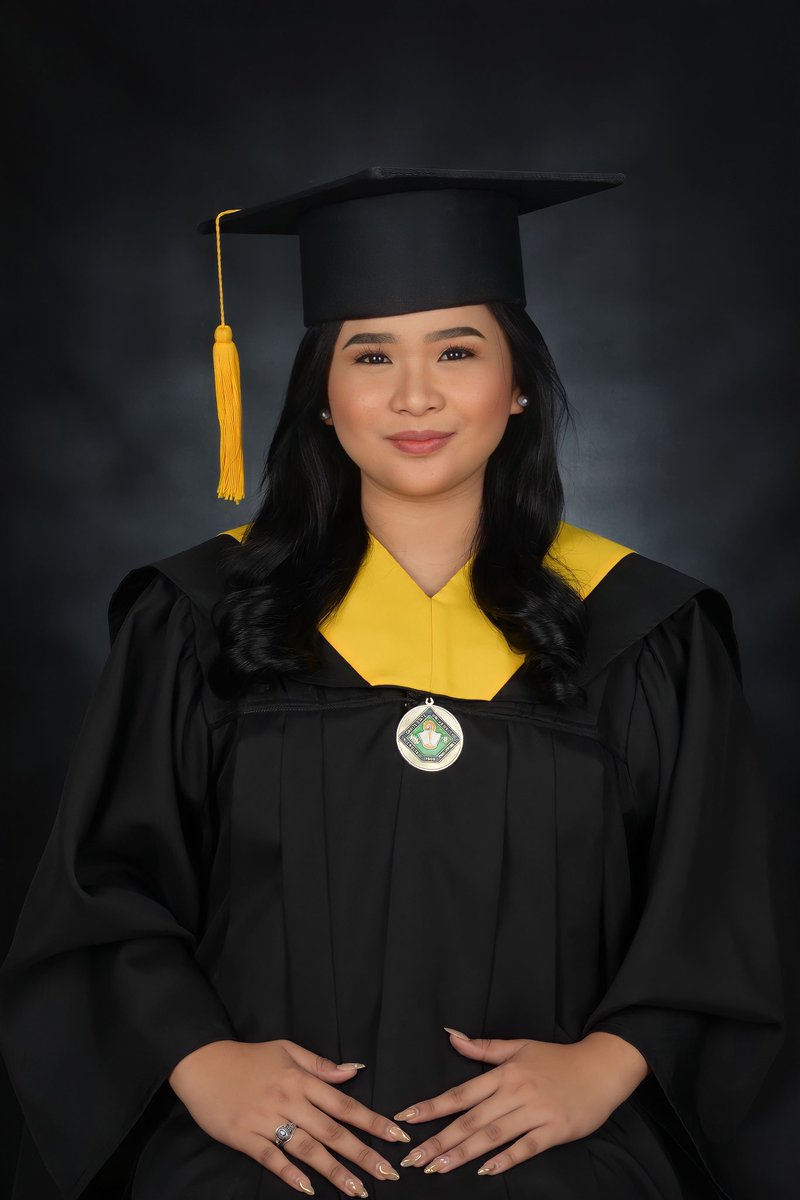 stefichu's tweet photo. Now everything awaits me.👩‍🎓 https://t.co/qo5mLzcGrx