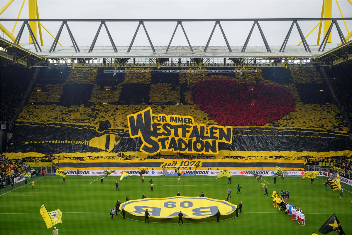 3emeMiTemps's tweet photo. La Bundesliga ayant reprise, retour en chiffres sur les affluences moyennes à domicile de la saison 2022-2023 (17matchs) :

🥇 Dortmund : 80 426
🥈 Bayern : 75 024
🥉 Schalke : 60 691 (Schalke relégable toute la saison, termine 17ème sur 18😳👏)
4⃣ Gladbach : 52 110 https://t.co/85fGv7K4sM