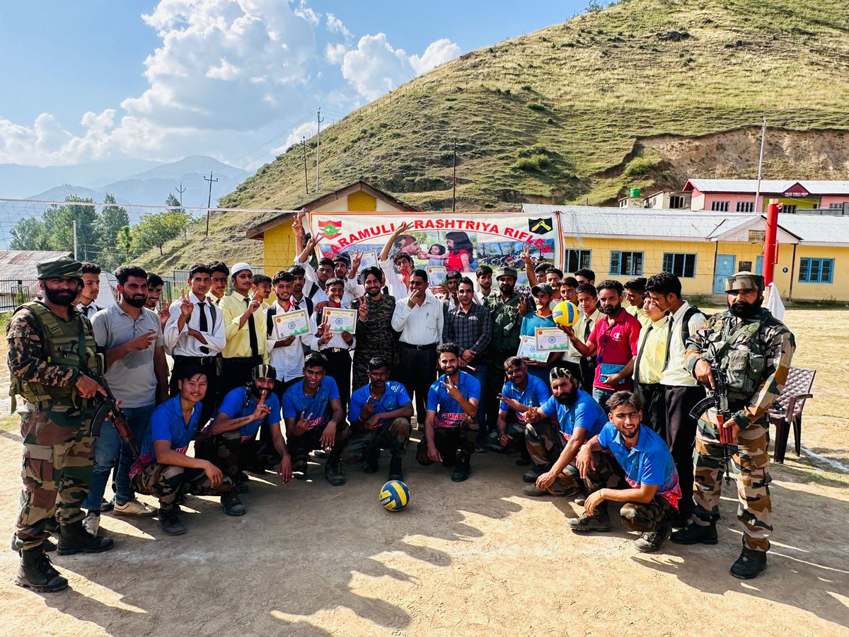 Parv_ynr's tweet photo. Baramulla Rashtriya Rifles Organized Volleyball Tournament in Narwah Block. LOVE SPORTS-KICK DRUGS. Building Bonds-Building Kashmir https://t.co/RJ1m9c7hDO