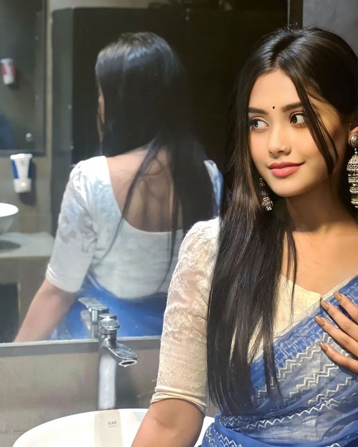 AditiSingh01's tweet photo. @Komal__bhatiya @Vipin2217 @24KHeart_Gold @MonaChaudhary08 @Pooja_patel_7 @Lajjo_kapoor @Lustyini @Be_Shrm2 @_old_delhi__ @Cute_Aditi2 तुम्हारी उम्मीदों को जीत कर दिखाने का इंतजार है,
मोहब्बत का कारवां हम साथ ही चलेंगे,
सातवें आसमान तक सिर्फ हमारा हौसला है।" 😊❤️ https://t.co/dUSL0pFXAU