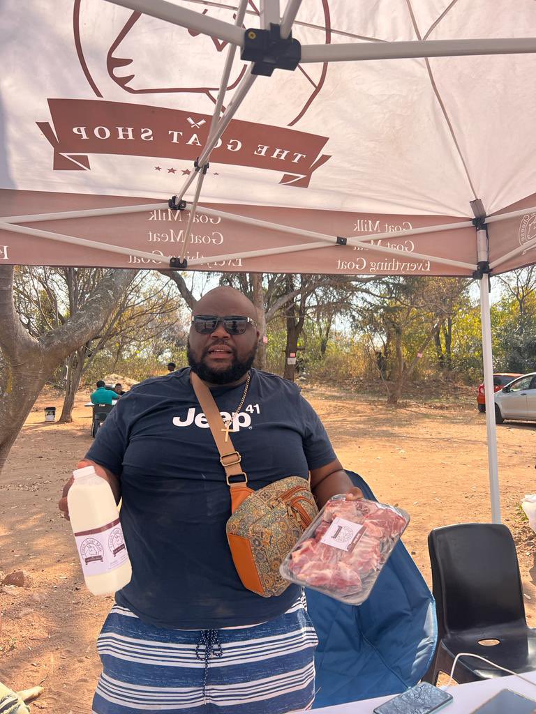 manenzhe_samuel's tweet photo. At Famous caravan…Market https://t.co/nJO3UBPOUC