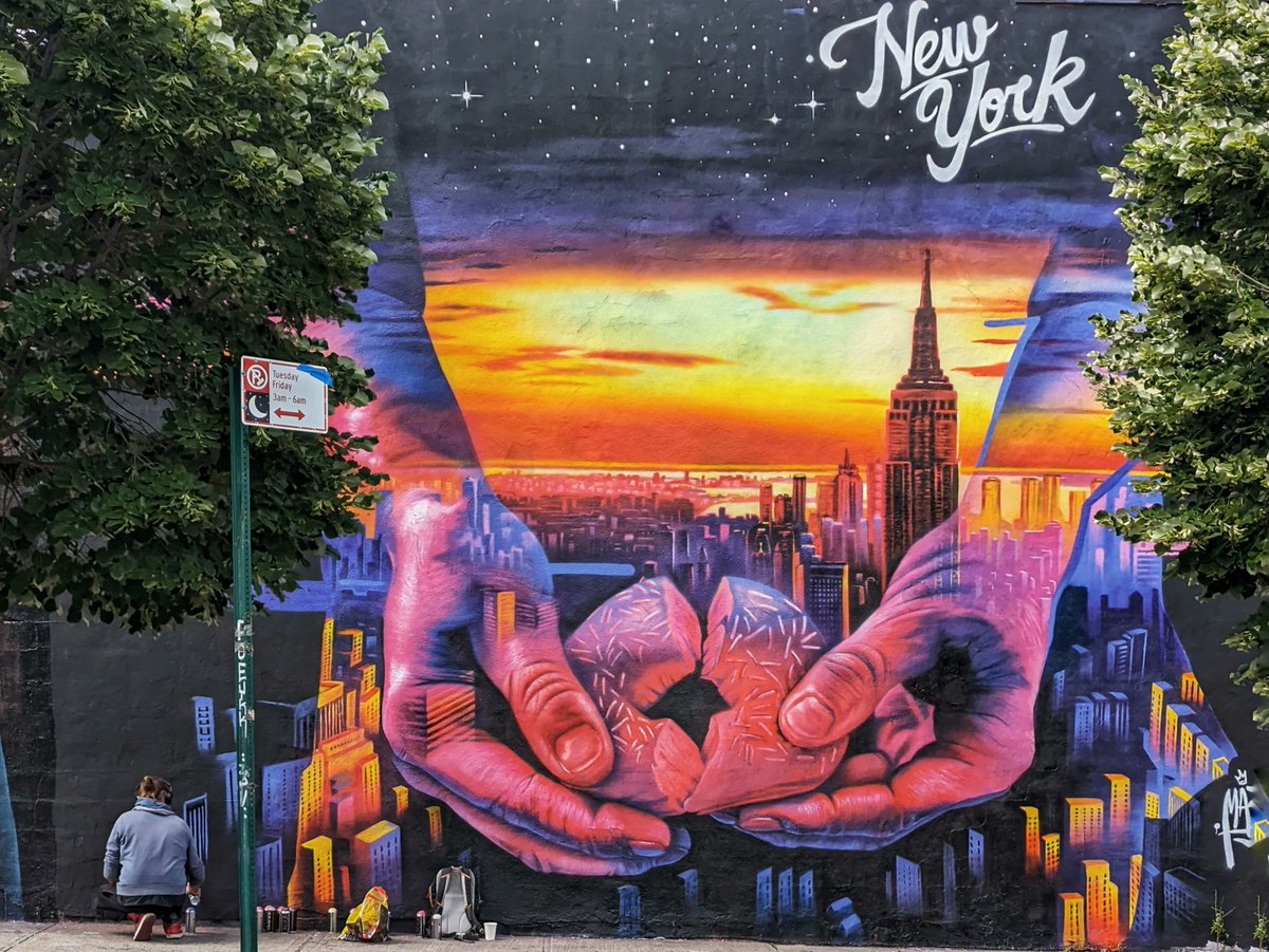 Hey, street art lovers! Have you been to the Bushwick Collective to check out the latest murals? Here's a map so you can enjoy our favorites on a self-guided tour 😊⤵️
buff.ly/47ERLQR

#StreetArt #Brooklyn #NYC @TheBKCollective