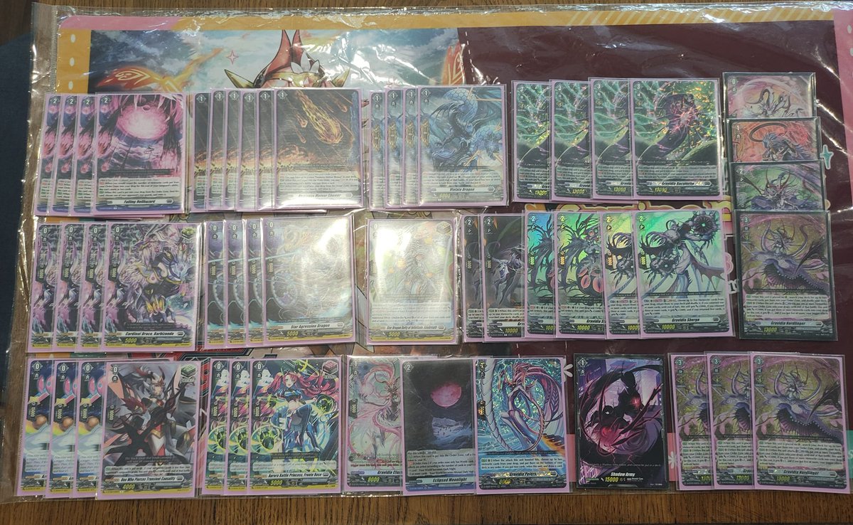 ThuducVCS's tweet photo. And here is the result of 1st IU Vanguard CS today with new banlist
Champion: Lê Kỳ Quốc Bình, deck Gravidia (A5ZU)
Runner-Up: Lê Diên Thanh Tùng, deck Messiah (3Y3J)
-Best 4
Lê Ngọc Thái An, deck Youthberk (P7DU)
Phạm Lê Anh Kiệt, deck Chronojet Dragon (A7WJ)
#VGTopDecks https://t.co/OFyIltqS1B