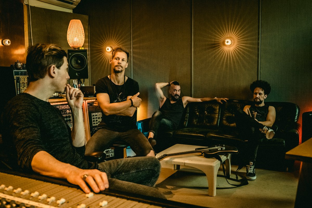 We are preparing a bunch of new stuff for you... 🎸
Meanwhile enjoy life and listen to ANTITYPE!
▶︎ listen.antitype.net/linktree