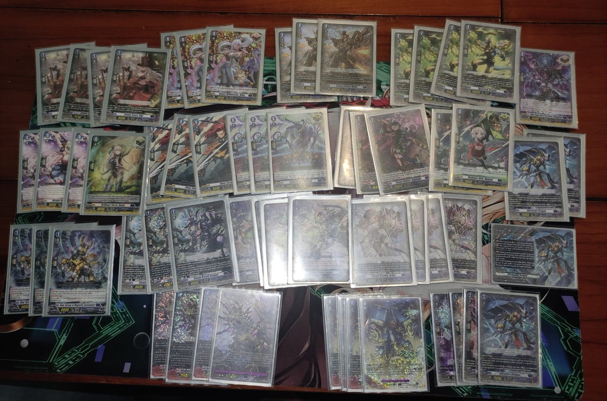 ThuducVCS's tweet photo. And here is the result of 1st IU Vanguard CS today with new banlist
Champion: Lê Kỳ Quốc Bình, deck Gravidia (A5ZU)
Runner-Up: Lê Diên Thanh Tùng, deck Messiah (3Y3J)
-Best 4
Lê Ngọc Thái An, deck Youthberk (P7DU)
Phạm Lê Anh Kiệt, deck Chronojet Dragon (A7WJ)
#VGTopDecks https://t.co/OFyIltqS1B