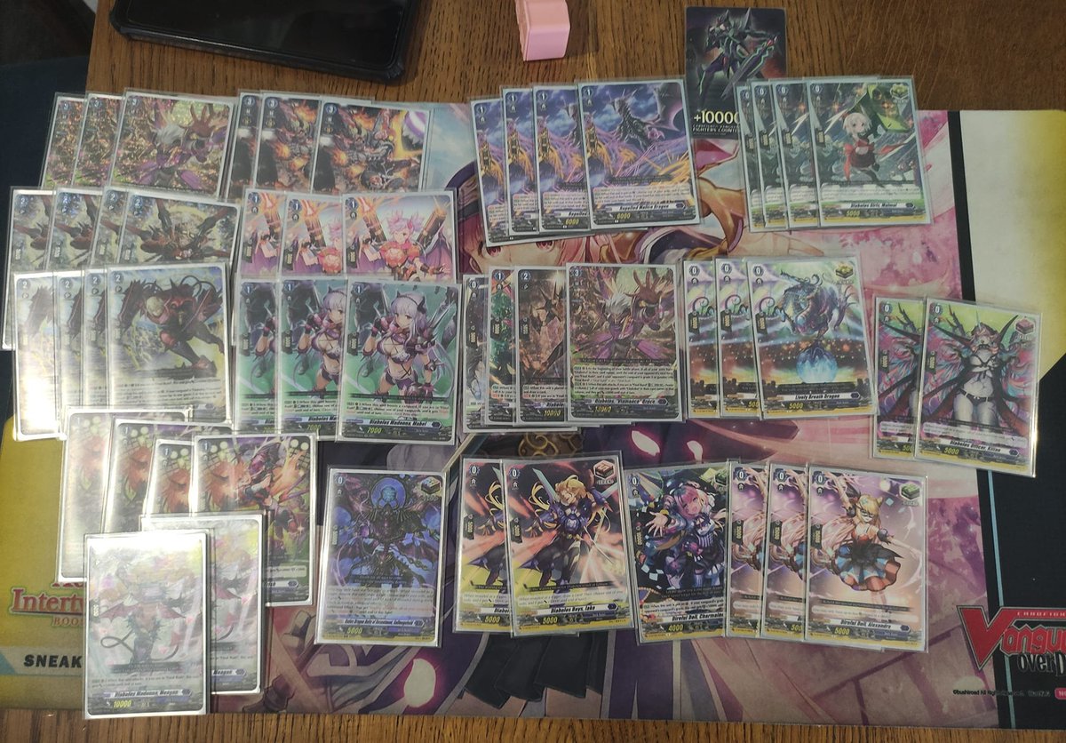 ThuducVCS's tweet photo. Best 8
Nguyễn Hoàng Anh, deck Diabolos, ""Viamance"" Bruce (J7AG)
Nguyễn Huỳnh Hải Đăng, deck Shojodoji (C4PE)
Nguyễn Anh Khoa, deck Arkhite (M7A4)
Nguyễn Thế Mãnh, deck Gandeeva (P4FJ)
#VGTopDecks https://t.co/81hdvmDxJL
