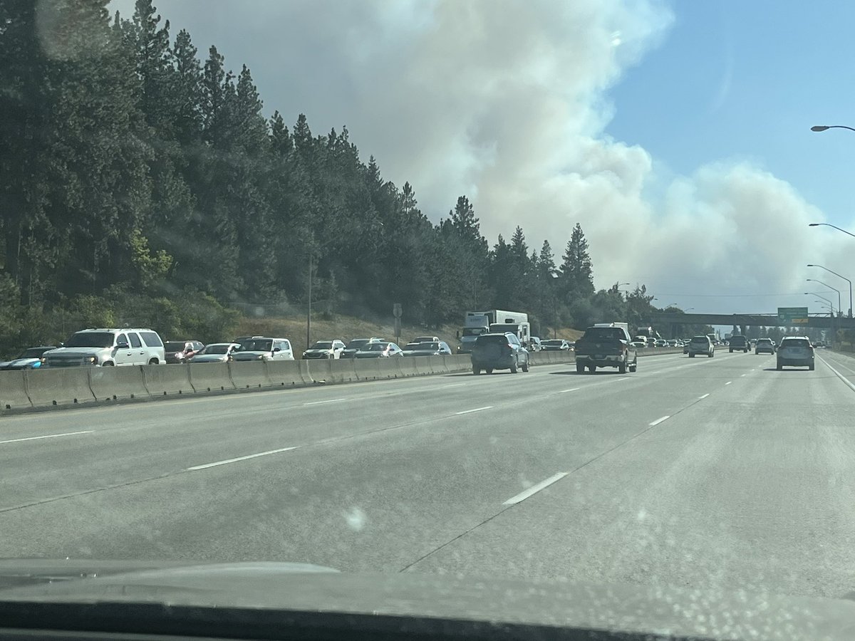 #Grayfire yesterday evening around 5. The smoke plume from South Hill, then trying to get on I-90. Thinking of those who have lost homes and the #oregonroadfire up in #elk WA.