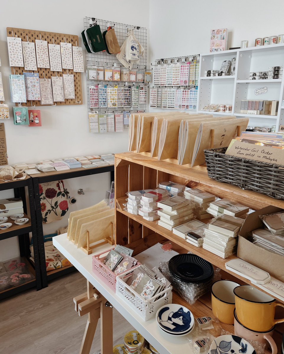 KirokuStudio's tweet photo. Create connections and spread joy. Come in today to experience the KiROKU difference~ ♥

#leipzig #leipziger #Deutschland #japan #cavallini #papers #craft #art #travelersnotebook #sticker #washitape #maskingtape https://t.co/4d32lJYDay
