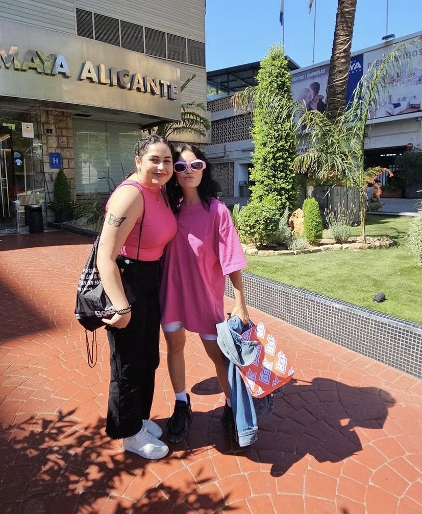 lalinoticias1's tweet photo. #LaliConFans πͺπΈπ
#lali #laliesposito @lalioficial https://t.co/wWFEti50uH
