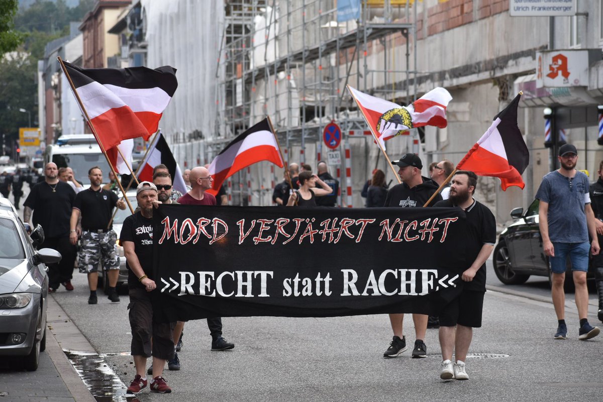 ThomasPWue's tweet image. 15:32 Die Route ist blockiert. #kl1908