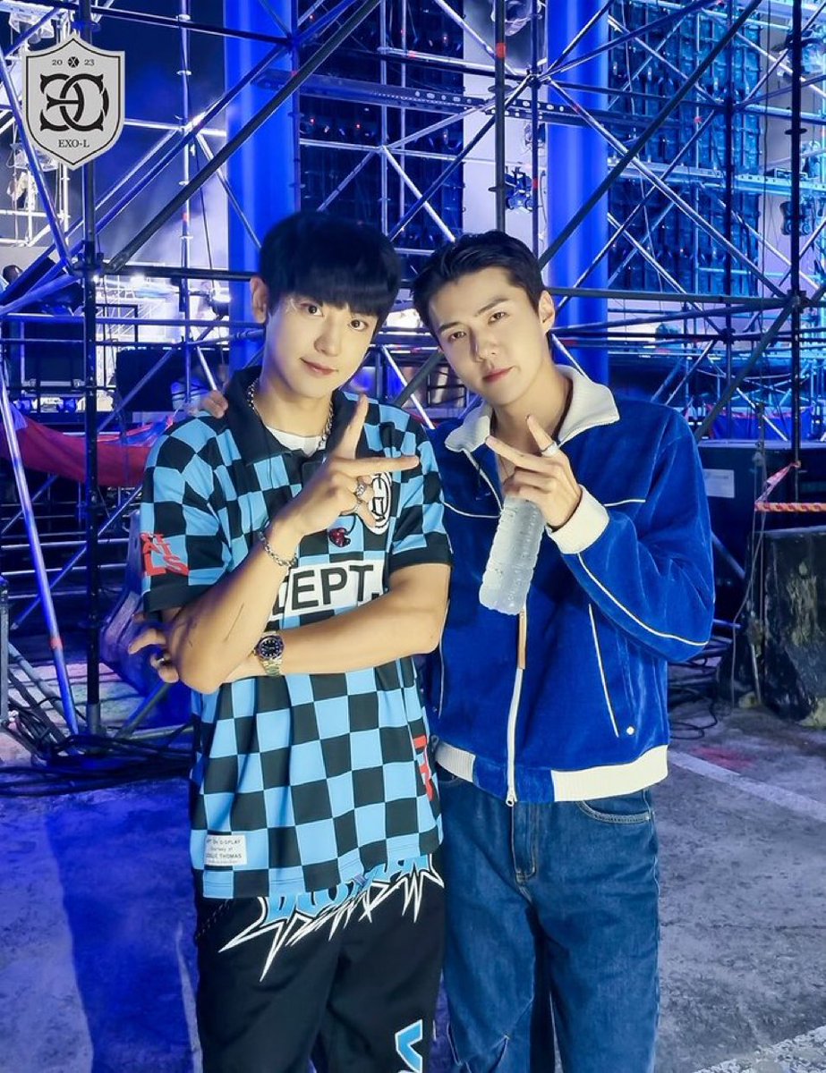 usehunni's tweet photo. سچان واقعی نیستند اونا رویایی اند🫠💗

EXO-SC
#SEHUN_CassCool 
#CHANYEOL_NothinLiveStage
#EXOSC_CassCoolFestival
@weareoneEXO https://t.co/XBNyzr68jS