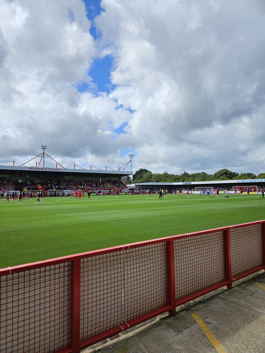 davidjoshjo's tweet photo. Last year's relegation clash, this year's top of the league clash. @TheGillsFC well supported to see @crawleytown win though. # currysauceandchips https://t.co/dAqFLoemIE