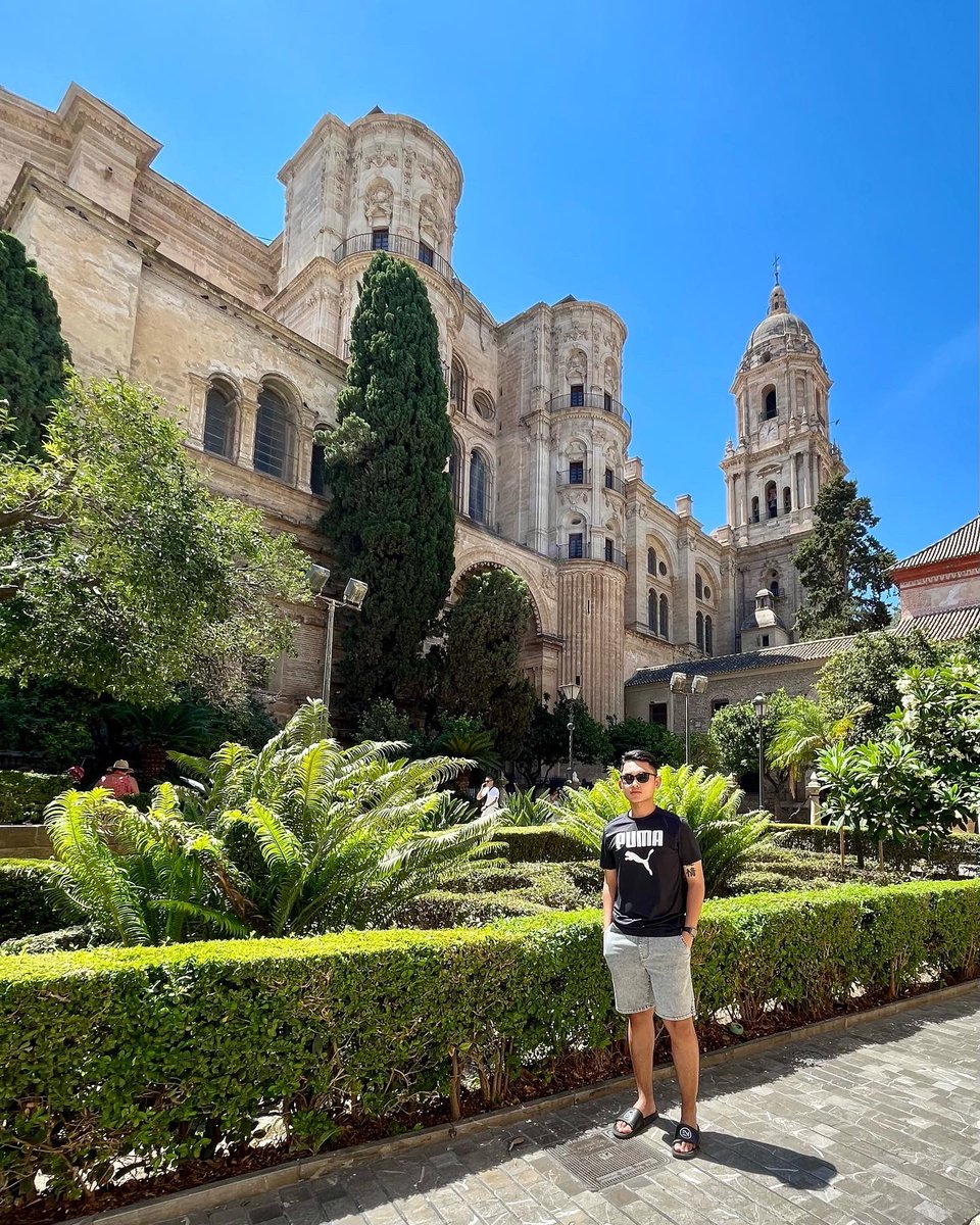 huansco's tweet photo. Malaga , Spain

Malaga Cathedral dibangun tahun 1528 selesai tahun 1782 (254 tahun-an) . Tinggi towernya 84 meter 
Awalnya liat di internet kaya biasa aja tapi ternyata aslinyaaaaa 😲😧 https://t.co/qTtGlM5QoI