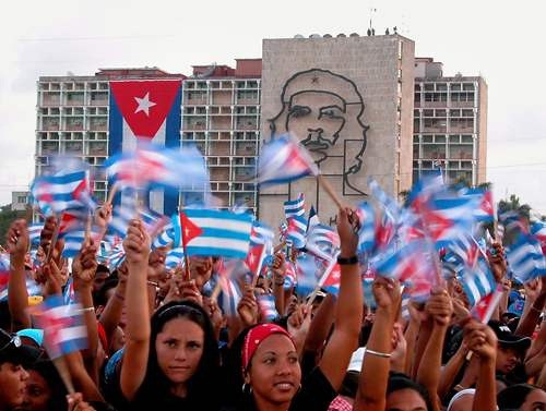 #Cuba🇨🇺 '¡Que las mujeres se sitúen en primera fila, en esta Revolución que tanto significa para la mujer cubana, en esta Revolución que tanto significa para los hijos de las mujeres cubanas!' #FidelPorSiempre