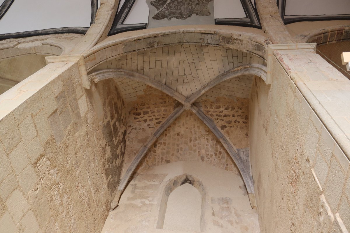 ProyectoHistor2's tweet photo. La bóveda tabicada tal y como la conocemos tiene origen andalusí. Curiosamente esta técnica pasó a la arquitectura cristiana en el Reino de Valencia, a finales del siglo XIV y de ahí al resto de la corona de Aragón. https://t.co/RDccmhrMIY