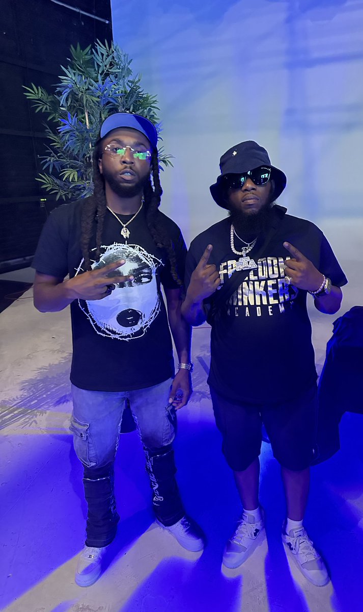 TheRealDjJackz's tweet photo. Private Live Session with Roc-A-Fella Legends & WhiteBoyBadd Leegit 🔥 #DameDash #PhillyFreeway #Leegit https://t.co/e64rSUS51y
