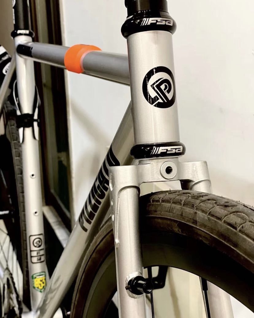 Meteora_BP's tweet photo. 無性に新しい自転車組みたい欲が出てきてしまい購入。

PIZZ Unbreakable U1
中華フレームなので心配ですがReynolds853使用 45cまで対応
ってとこにやられました

ノーダメージで届くかな…？
需要あるか不明ですが経過を書いていこう…

⚠️画像は拾い物です⚠️

続く？

#シングルギア
#ピスト
#SSCX https://t.co/ZLIt5LrlCl