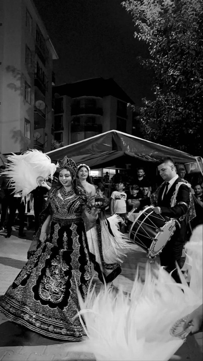 YhtMakinistleri's tweet photo. Arkadaşımız Oktay Emrah Duran dünya evine girmiştir.Eşiyle bir ömür mutluluklar dileriz https://t.co/Oc98G0LUbg