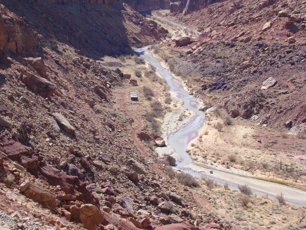 goldrushmines's tweet photo. The Hidden Splendor located in Emery County Utah is a 40 acre Uranium and Vanadium Mine. With documented 1%-34% Uranium Values. For more information visit our website. https://t.co/pjZQ5p5FeW https://t.co/RzR6rUad3C