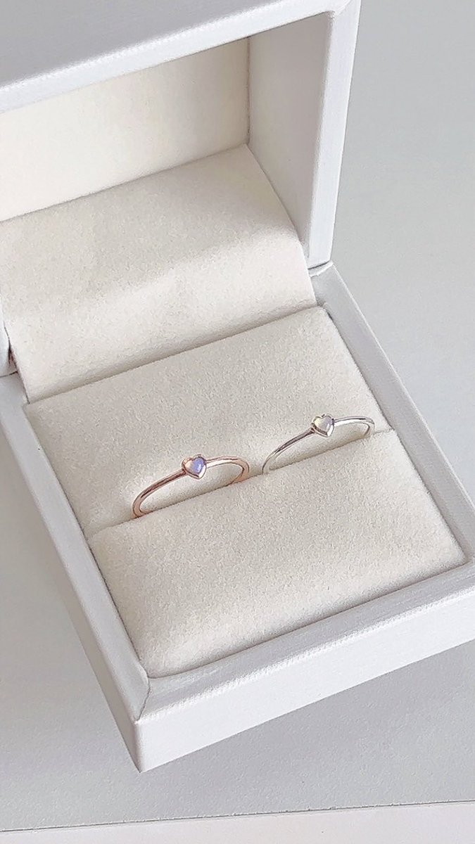 umoonbkk's tweet image. แจก 1 วง!!! แหวน รุ่น mini heart opal ♡̶ ₊˚ ✧

♡กติกา รี+ฟอล+emojiหัวใจ 1ตัว

🤍Opal • สัญลักษณ์แห่งความบริสุทธิ์/ความรัก/ความหวัง

ความเชื่อ :หินแห่งโชคลาง/มีความเกี่ยวข้องกับไสยศาสตร์บอกเหตุล่วงหน้าได้ว่าจะเกิดเหตุดีหรือเหตุร้าย

🧸ประกาศผล 9.9