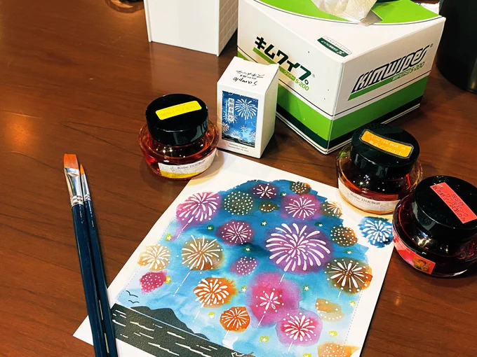 1日目参加いたしました。身一つで参加!水筆もパレットも全てご準備いただき、神戸インク物語とスキカッテさんのインクが選び放題塗り放題。「塗って楽しむ飾り紙に失敗はない!」のお言葉に勇気づけられて、楽しくぬりぬりさせて頂きました。明日空席ありとのこと!急げ〜!→  