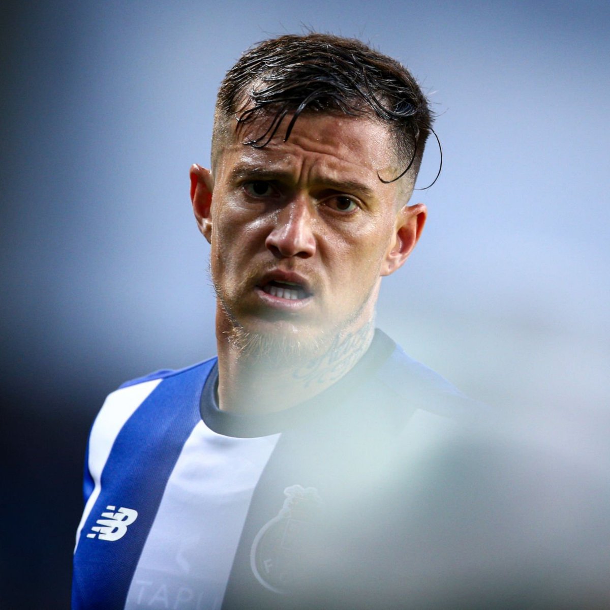 B24PT's tweet photo. Otávio já não joga amanhã contra o Farense e despediu-se em lágrimas dos colegas, revela @Record_Portugal https://t.co/LpFyP8ZtvR