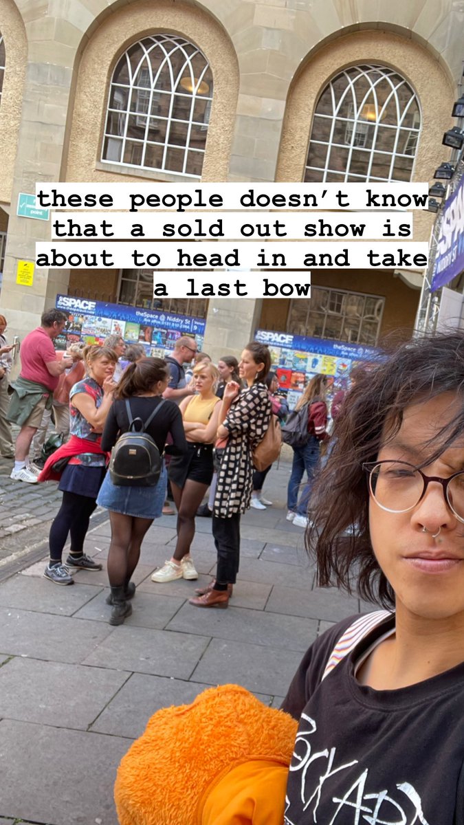 pickle_tank's tweet image. 4/4/4 is a sold out show 😵‍💫🥹

about to head in for our last show, see ya in a bit✌️ 

#fourfourfour #PickleTankTheatre #EdFringe #theSpaceUk #edinburghfringe @edfringe @theSpaceUK #FillYerBoots #AsianTheatre #Theatre