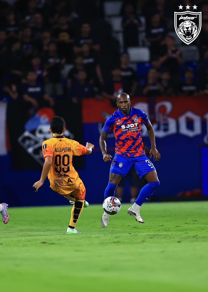OfficialJohor's tweet photo. We’re up at the break 💪🏻

More photos at https://t.co/19CWlkjzsf

#JDTvKEL
#PialaMalaysia2023
#WhatCanYouDo
#LuaskanKuasamuJohor
#JDTforAll https://t.co/SRN2XDN19k