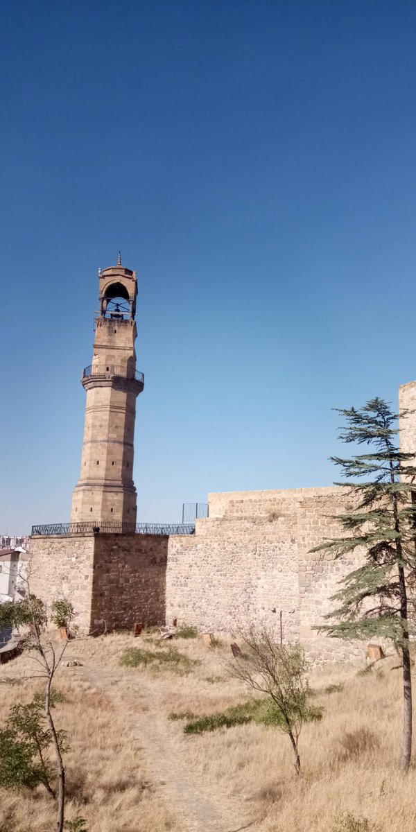 Niğde Kalesi Saat Kulesi 
#Niğde 🇹🇷