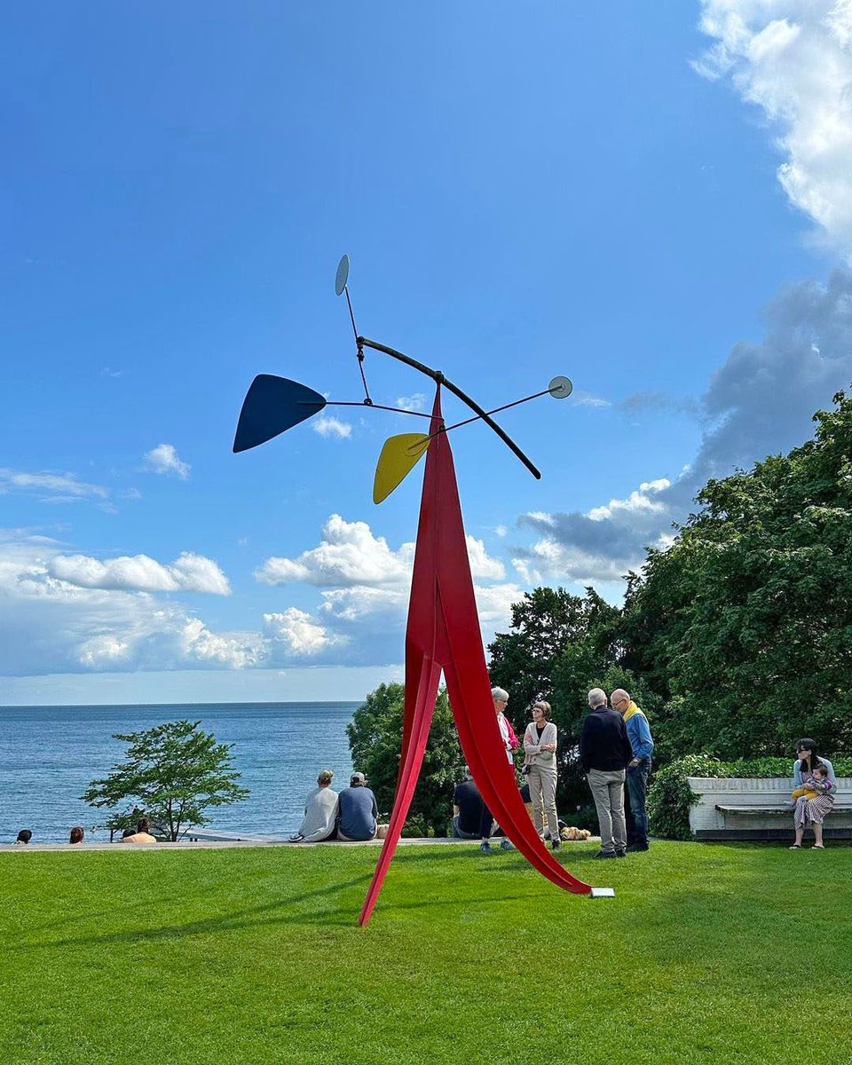 HauserWirth's tweet photo. Discover tranquility at @louisianamuseum's Sculpture Park, where captivating artworks by #AlexanderCalder, #DanGraham, and #HenryMoore harmoniously blend with the panoramic landscape 💌 https://t.co/cbK6LY95KN