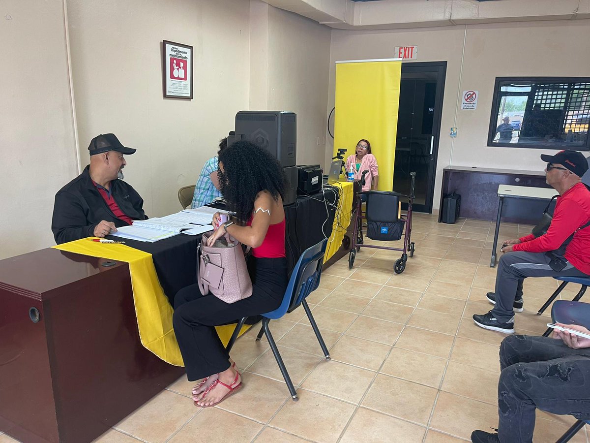 angelmatos's tweet photo. Con café ☕️ en mano y el país en el corazón...

Ayer 50 electores se registraron en nuestra feria de inscripción en Monserrate Towers, próximamente anunciaremos fechas adicionales. Gracias a la Comisión Estatal de Elecciones por la coordinación.
@CamaraConPR 
#distrito40 https://t.co/6BUwWbvFkq