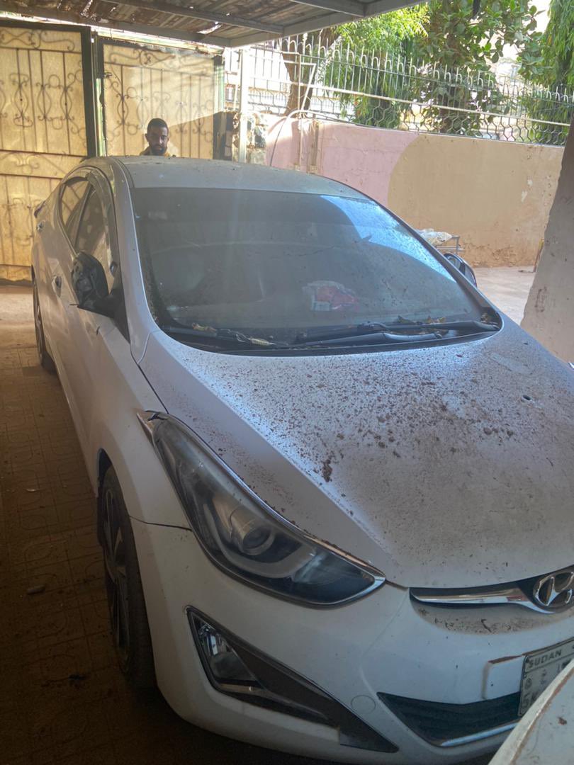 AzzaAbdelrhman's tweet photo. يا جامع يا رقيب..يا جامع يا رقيب
الحمدلله على ما أراد الله
اتسرقت مننا العربية دي من البيت
أفانتي موديل ٢٠١٥ رقم اللوحة خ٥ /٣٥٩٧٧
العربية فيها الفتحات دي في البودي من أثر شظايا دانا وقعت فيها
يا ريت تساعدونا بالريتويت
#عربية_مفقودة https://t.co/LcPOeZztzA